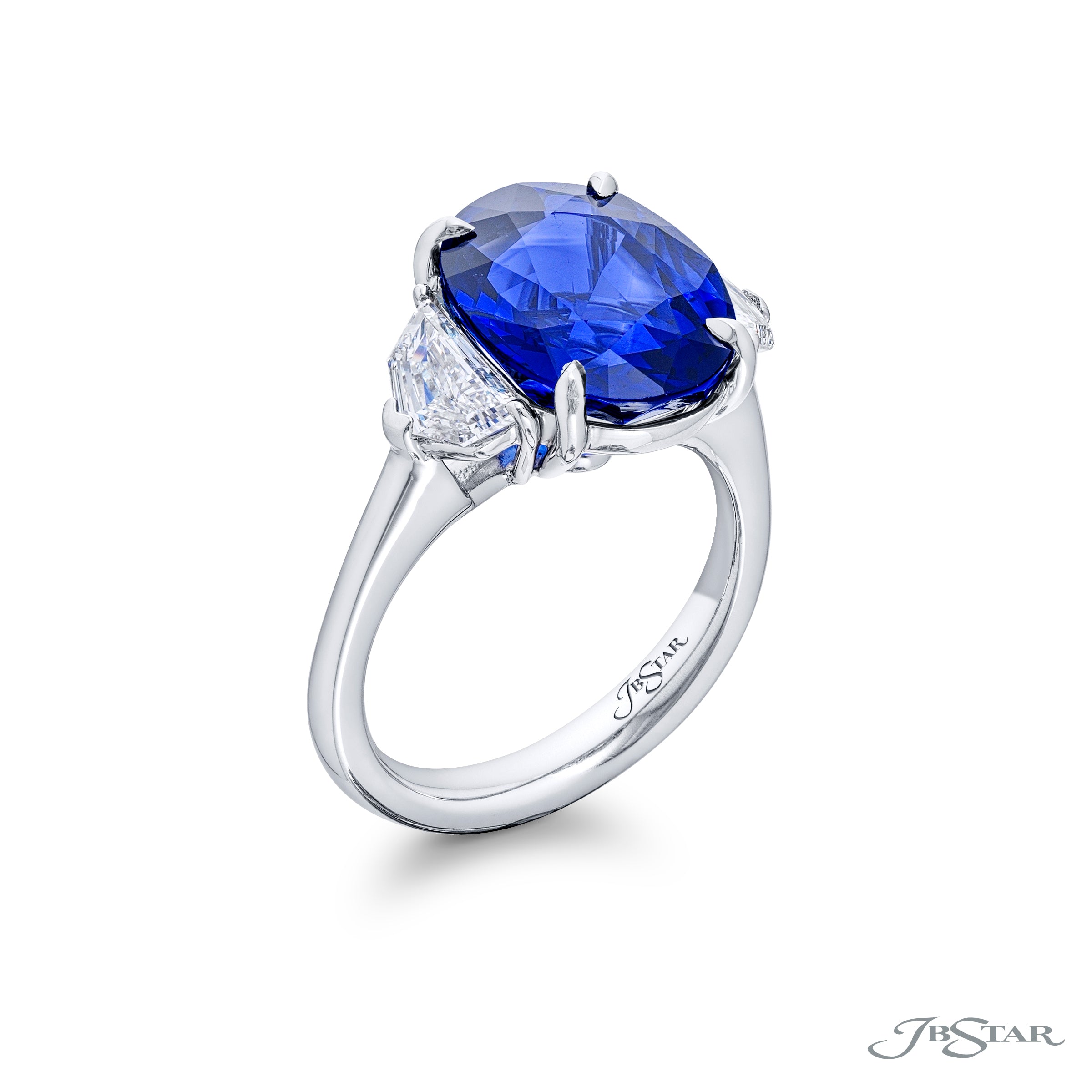 Sri Lanken Oval Sapphire Ring