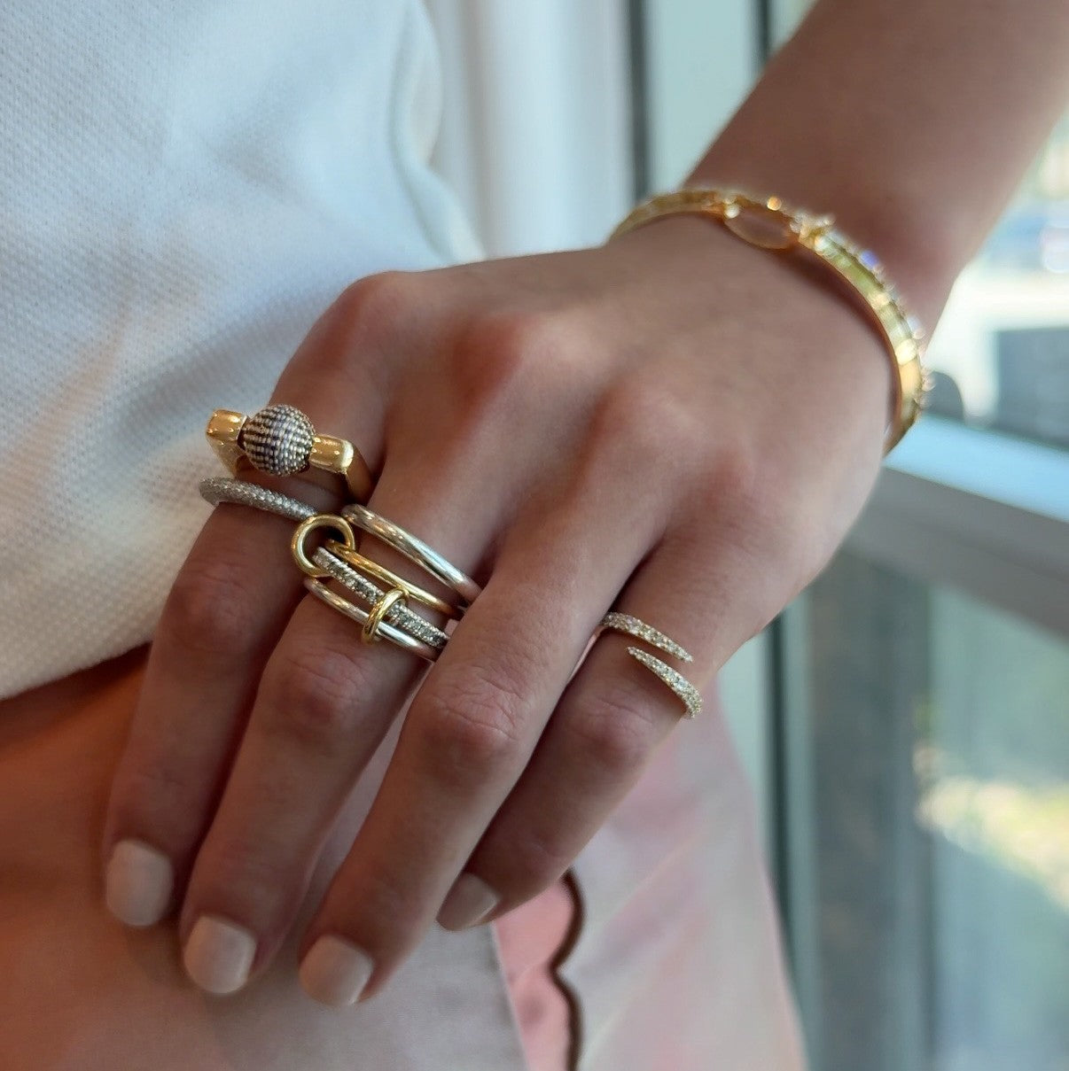 Graduated Pavé Diamond Bypass Ring