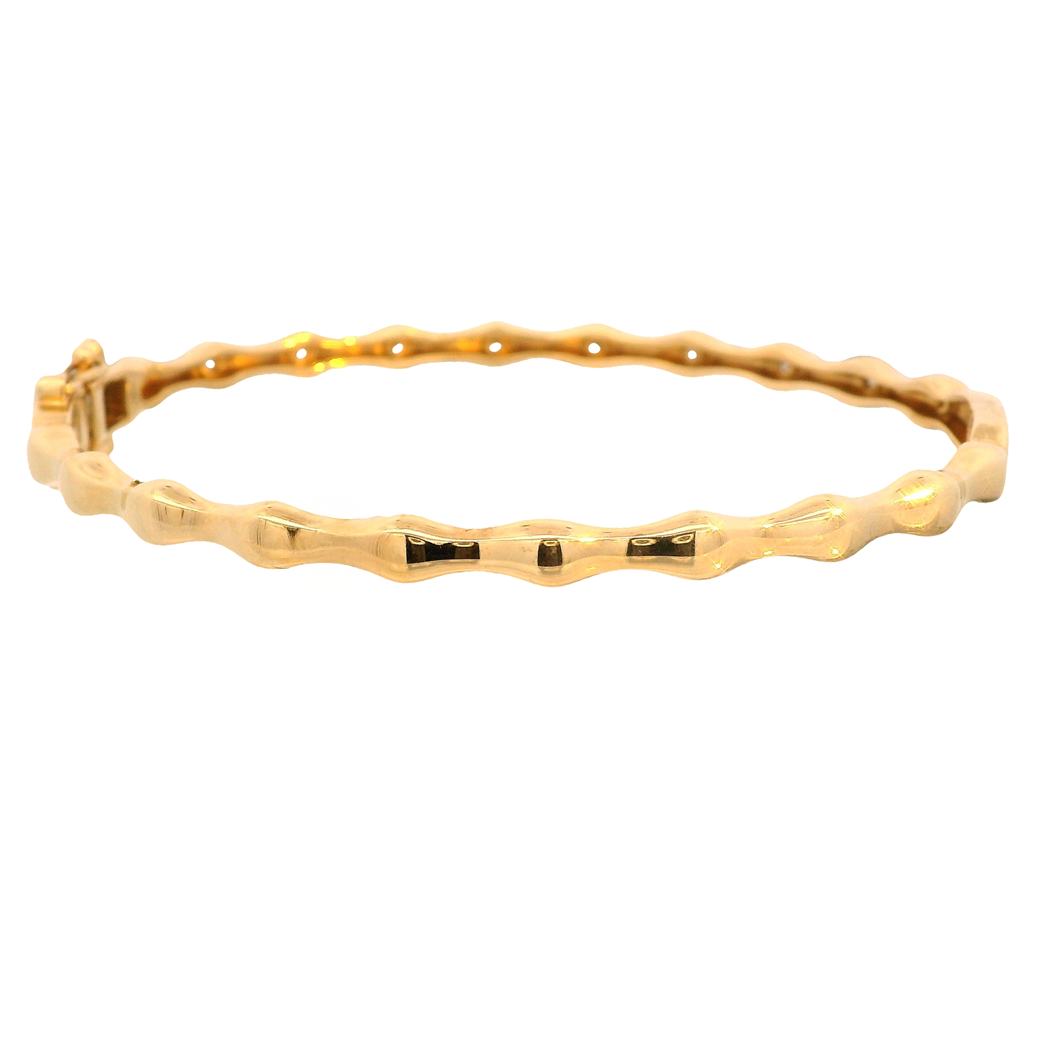 Bezeled Round Diamond Wave Bangle