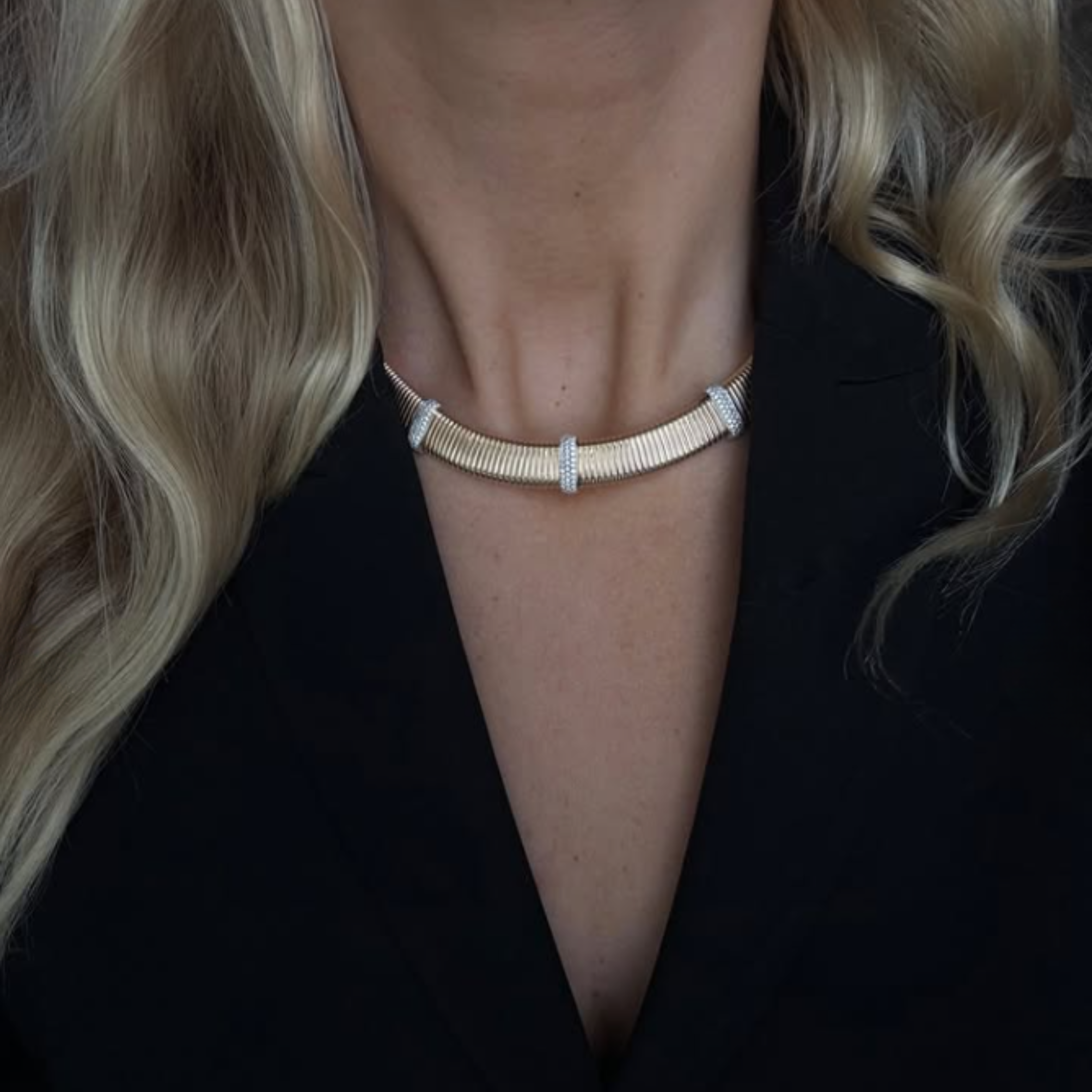 Tubogas Choker Necklace with Three Diamond Stations