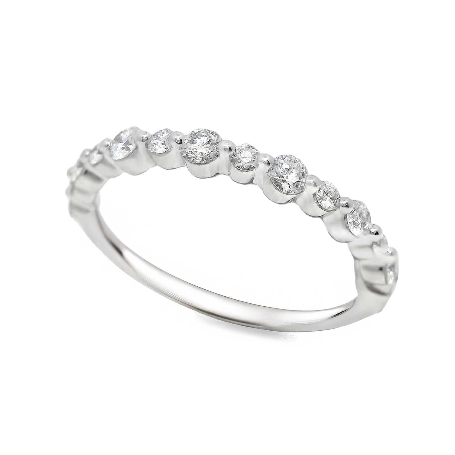 Single Shared Prong Alternating Round Diamond Anniversary Band
