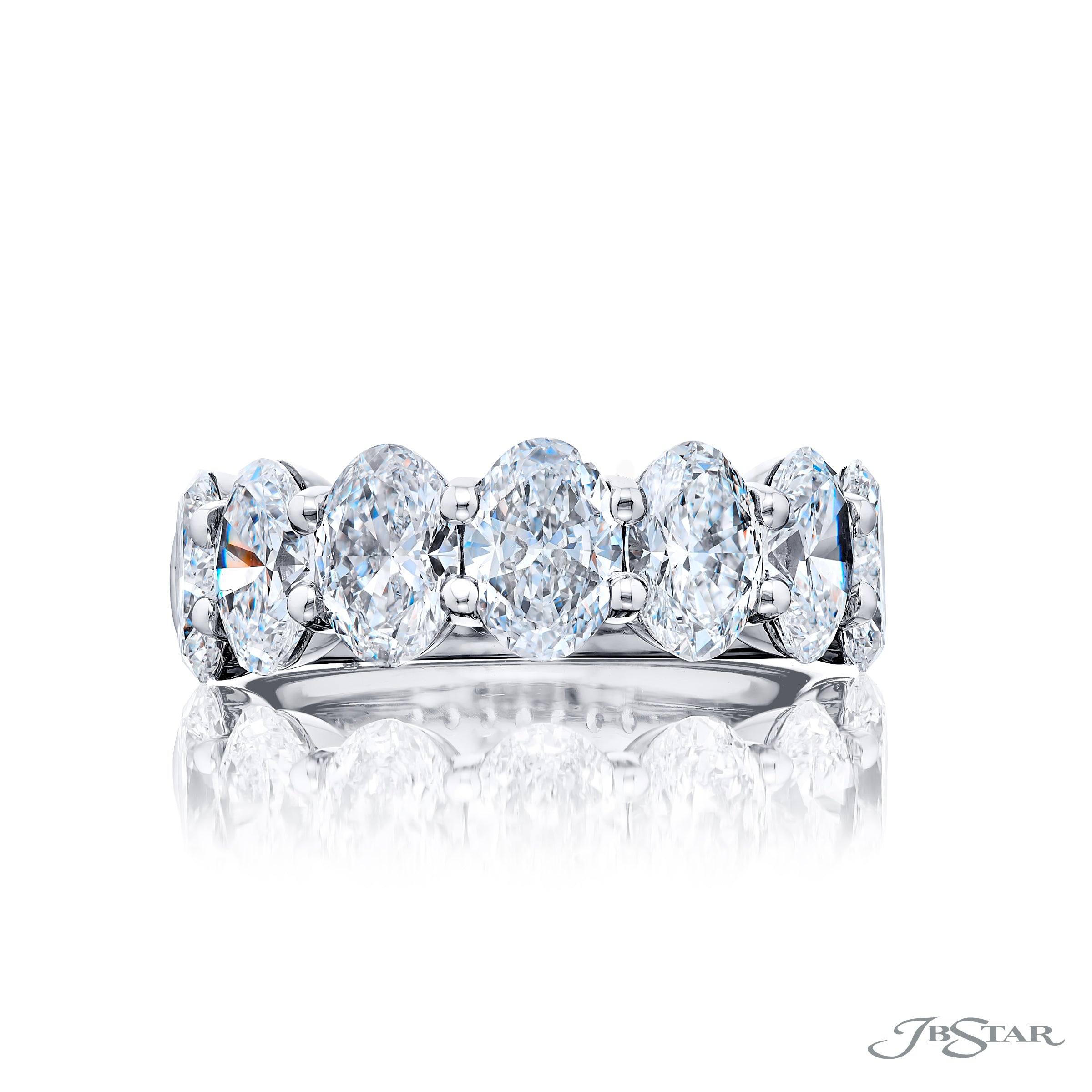 Shared Prong Oval Diamond Band