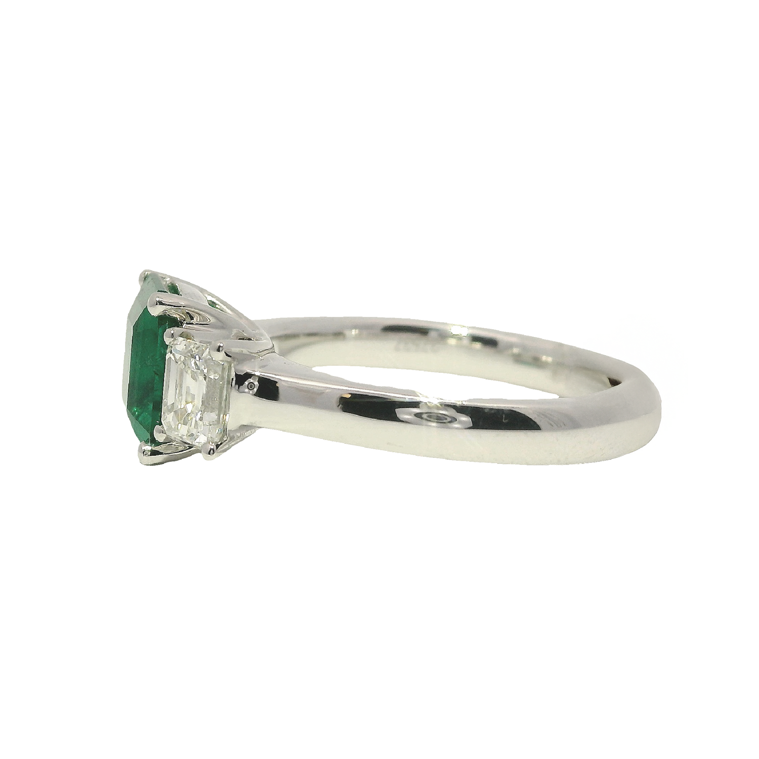 Natural Beryl Colombian Emerald Ring with Diamonds