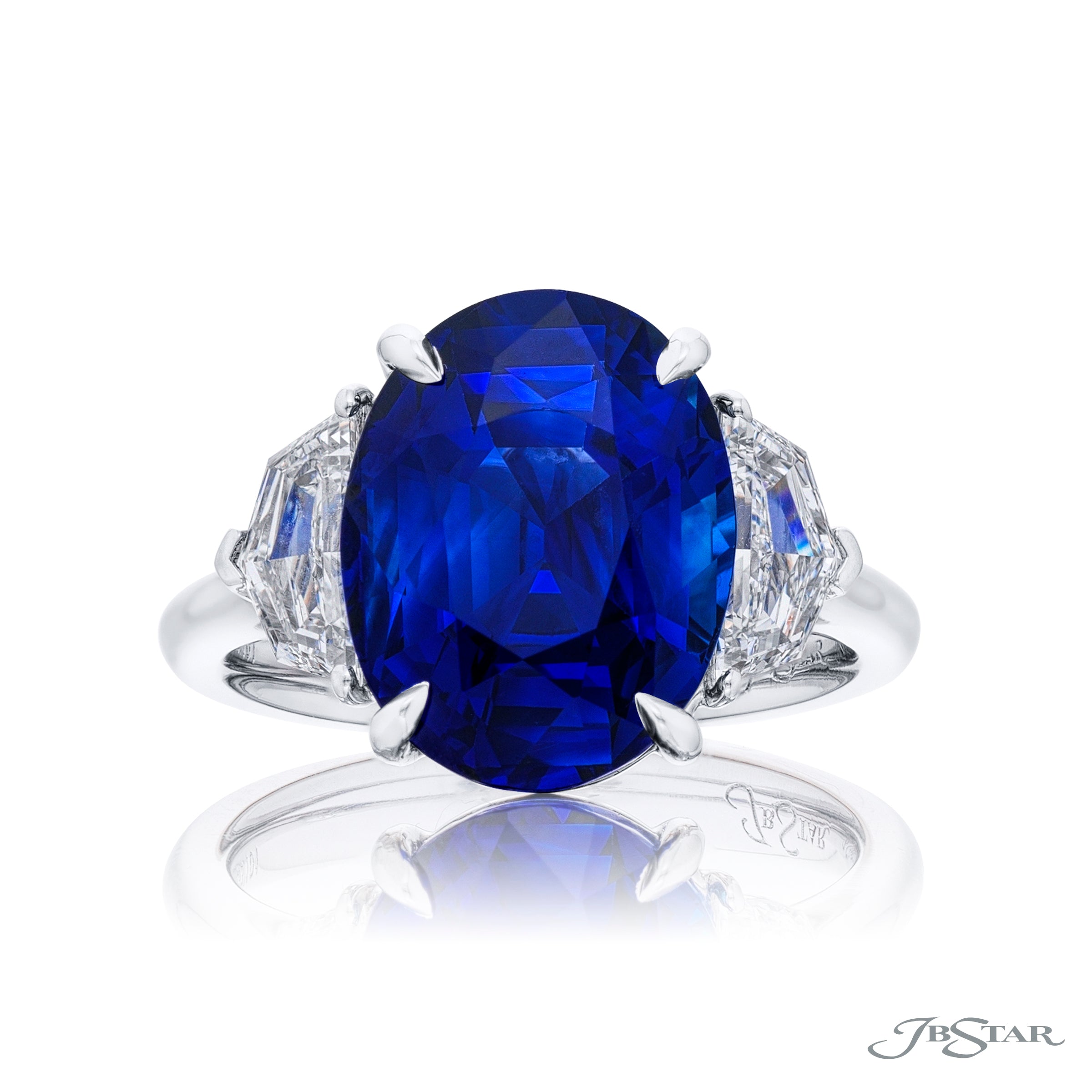 Sri Lanken Oval Sapphire Ring
