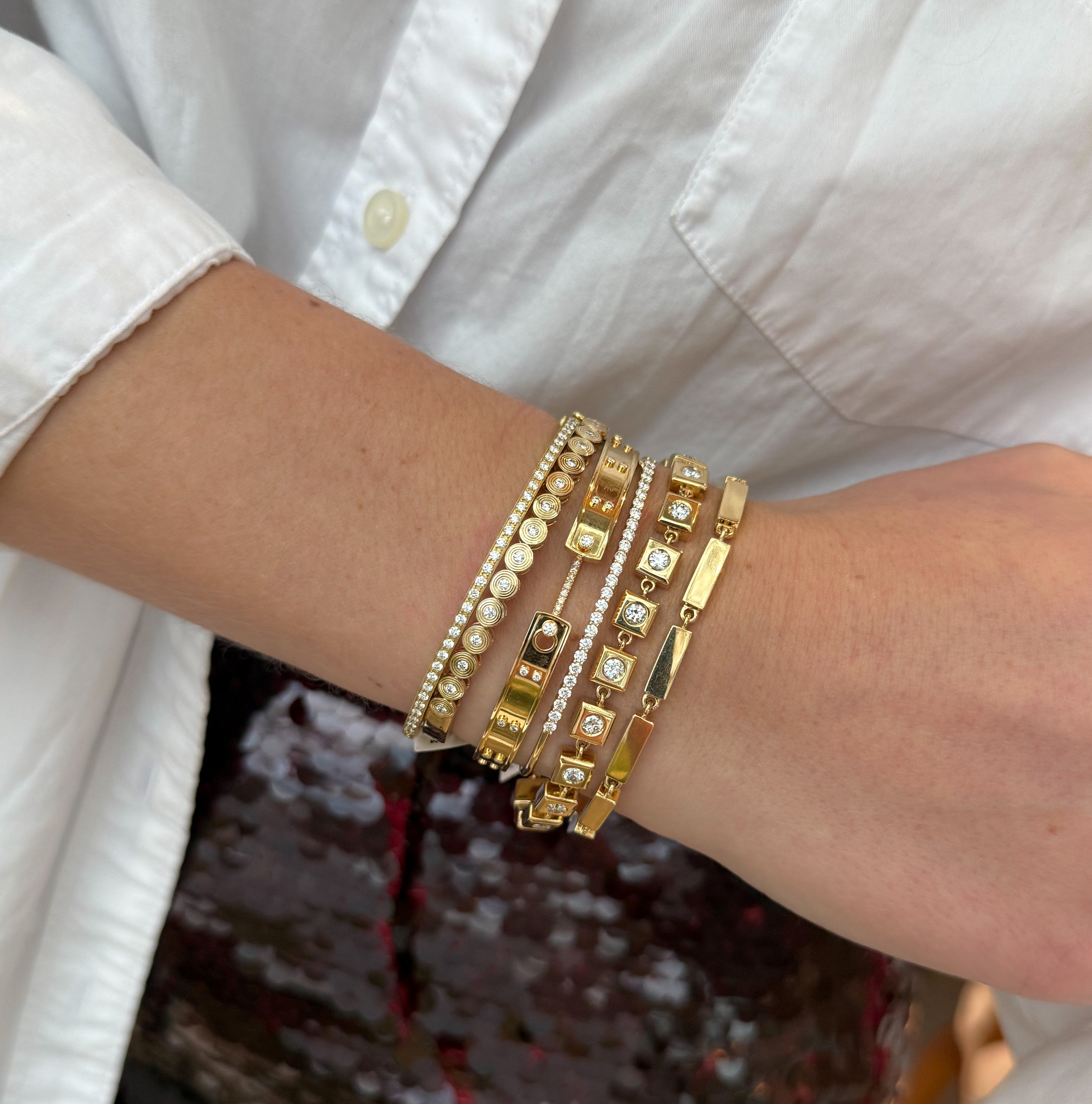 Pavé Round Diamond Bar Latch Bangle