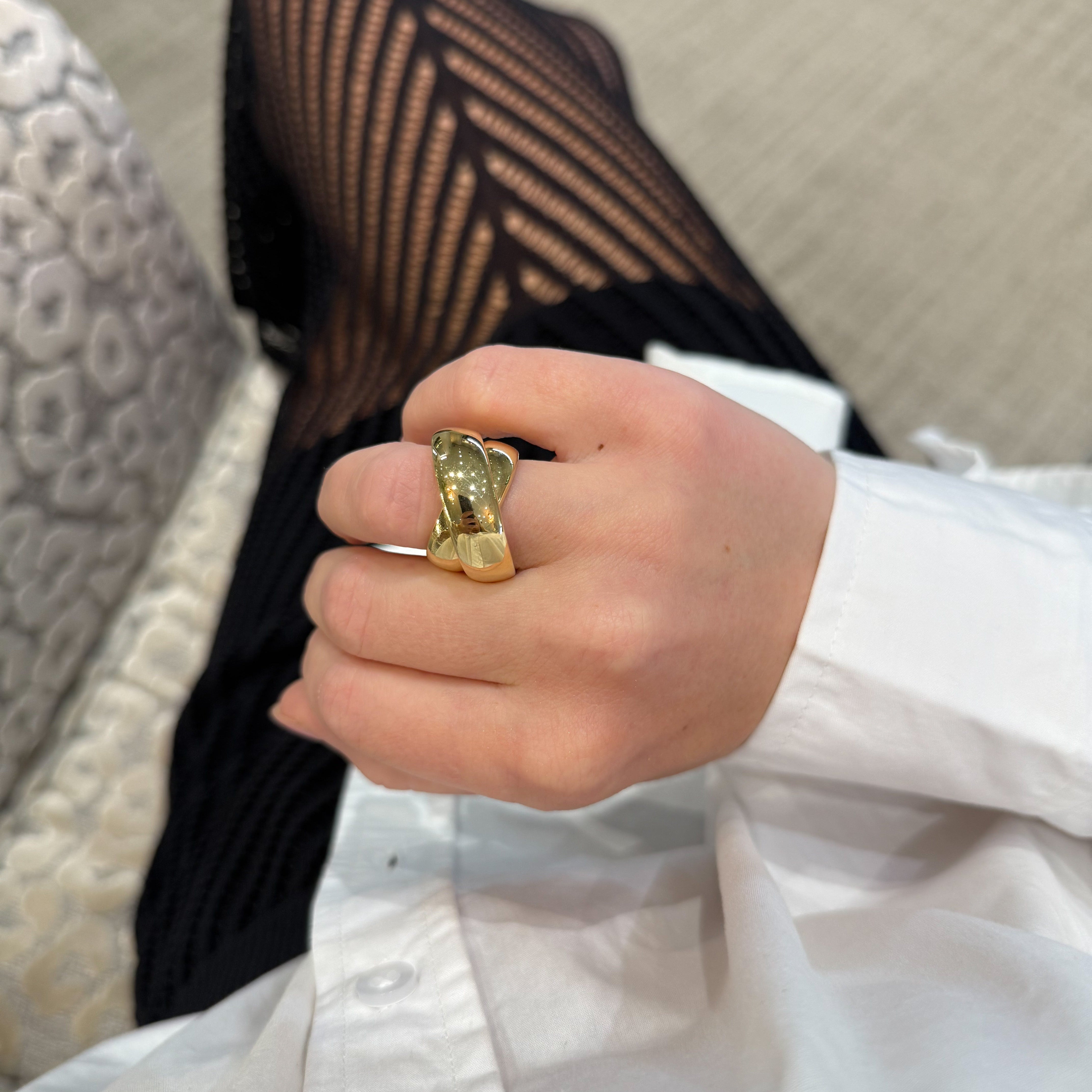 Gold Wide Rolling Ring