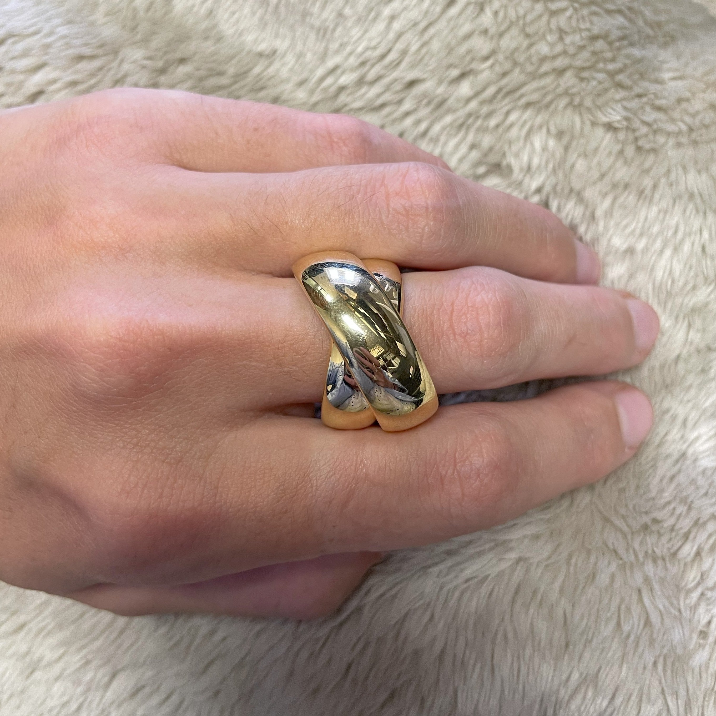 Gold Wide Rolling Ring