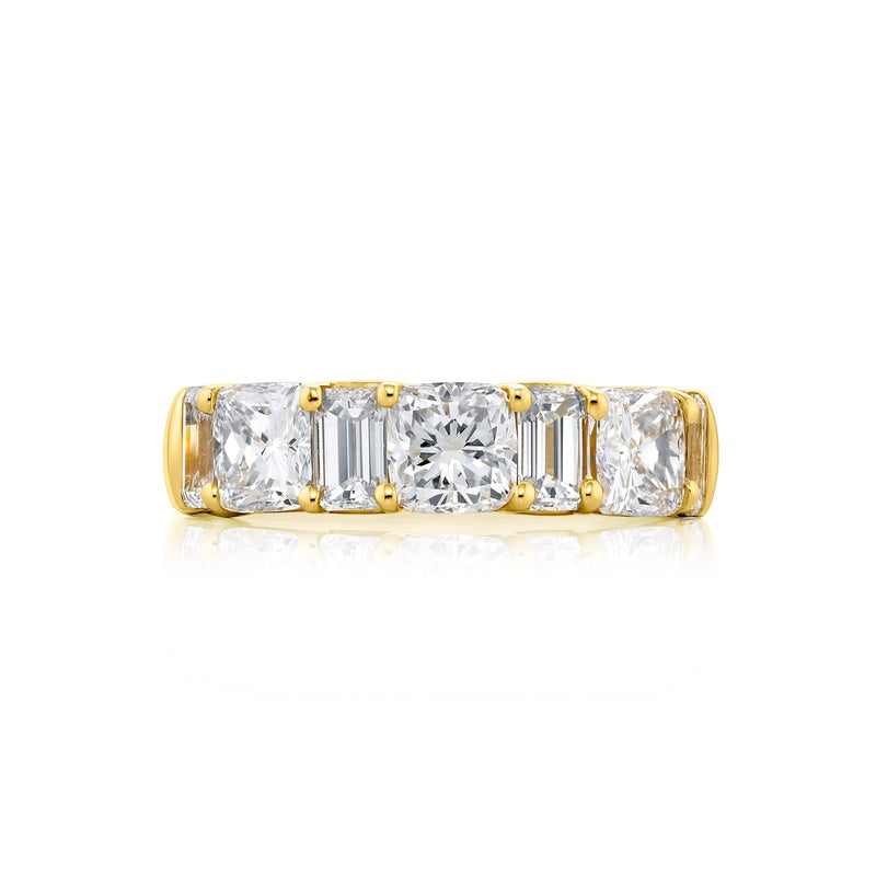 18K Yellow Gold Cushion-Cut Diamond Single-Row Band