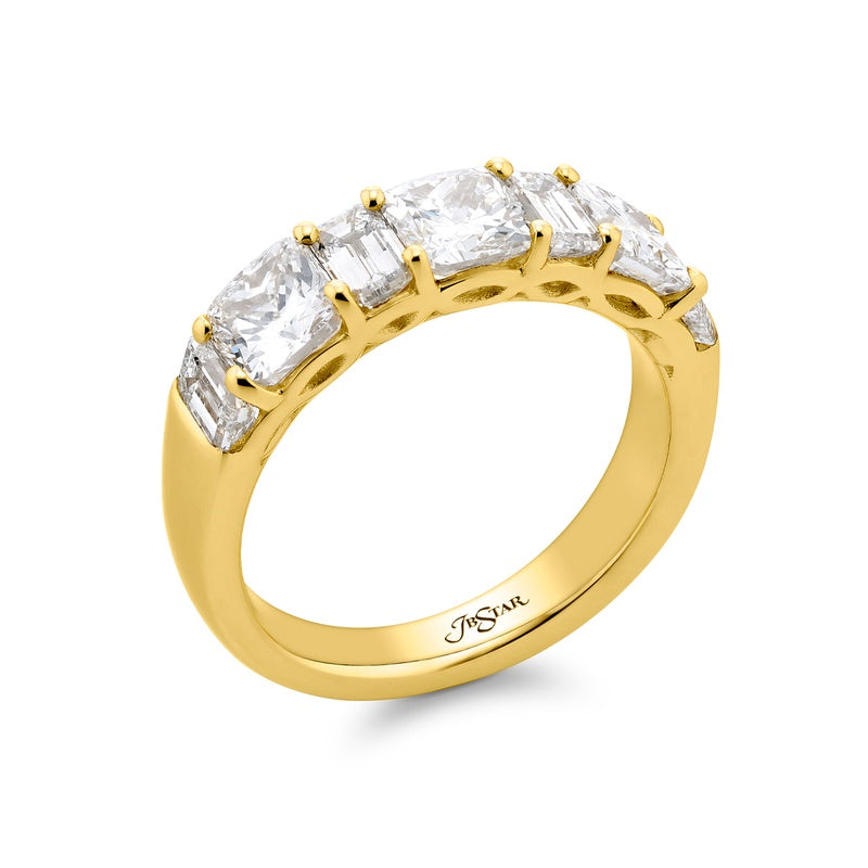 18K Yellow Gold Cushion-Cut Diamond Single-Row Band