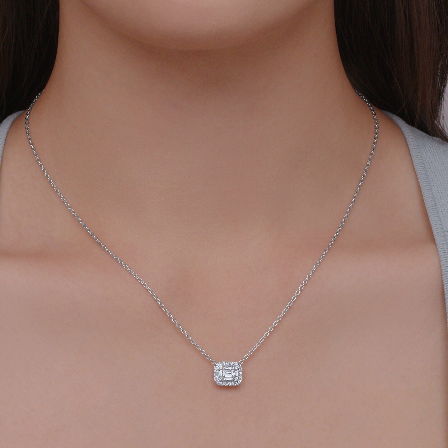 Pendant with Emerald-Cut Diamonds and Halo