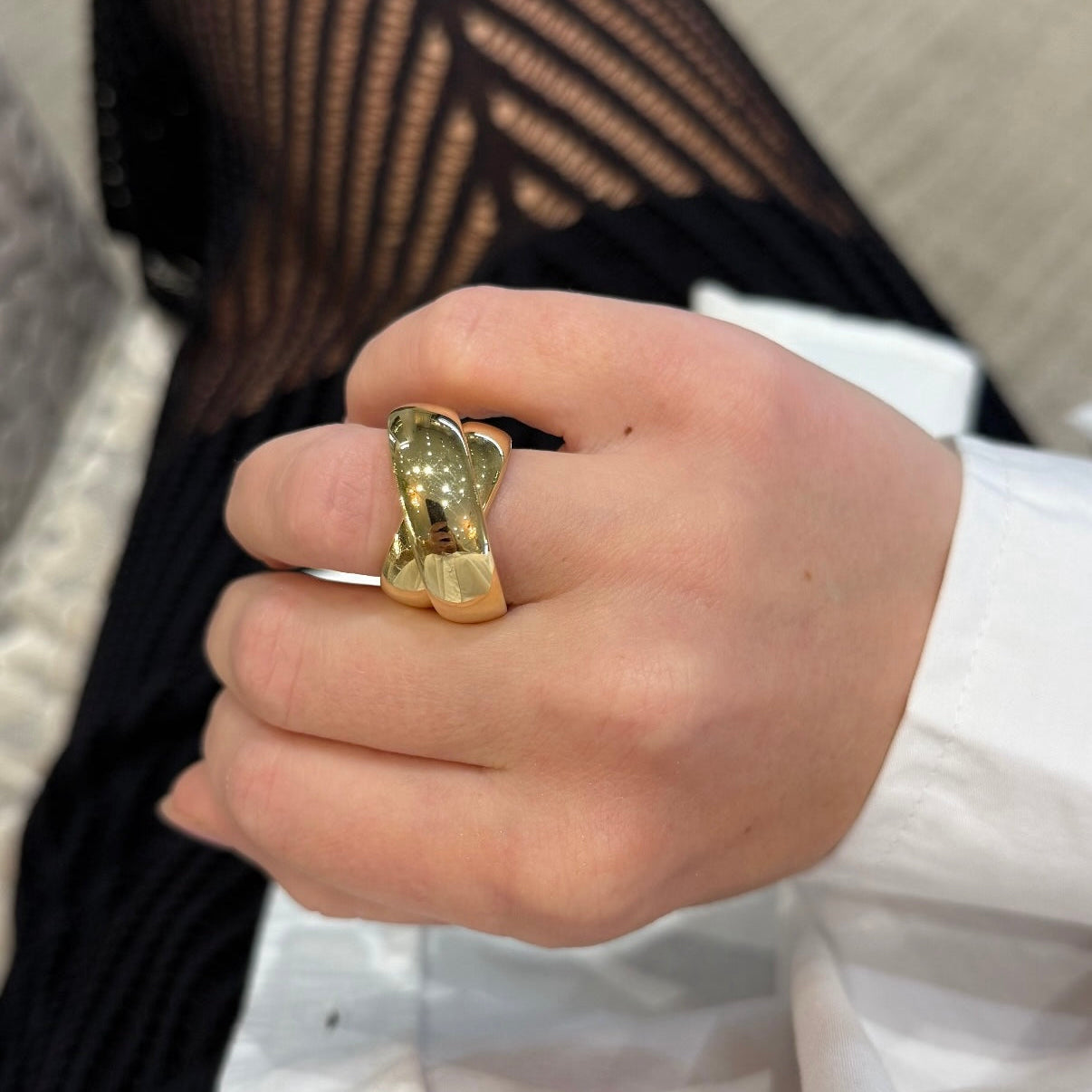 Gold Wide Rolling Ring