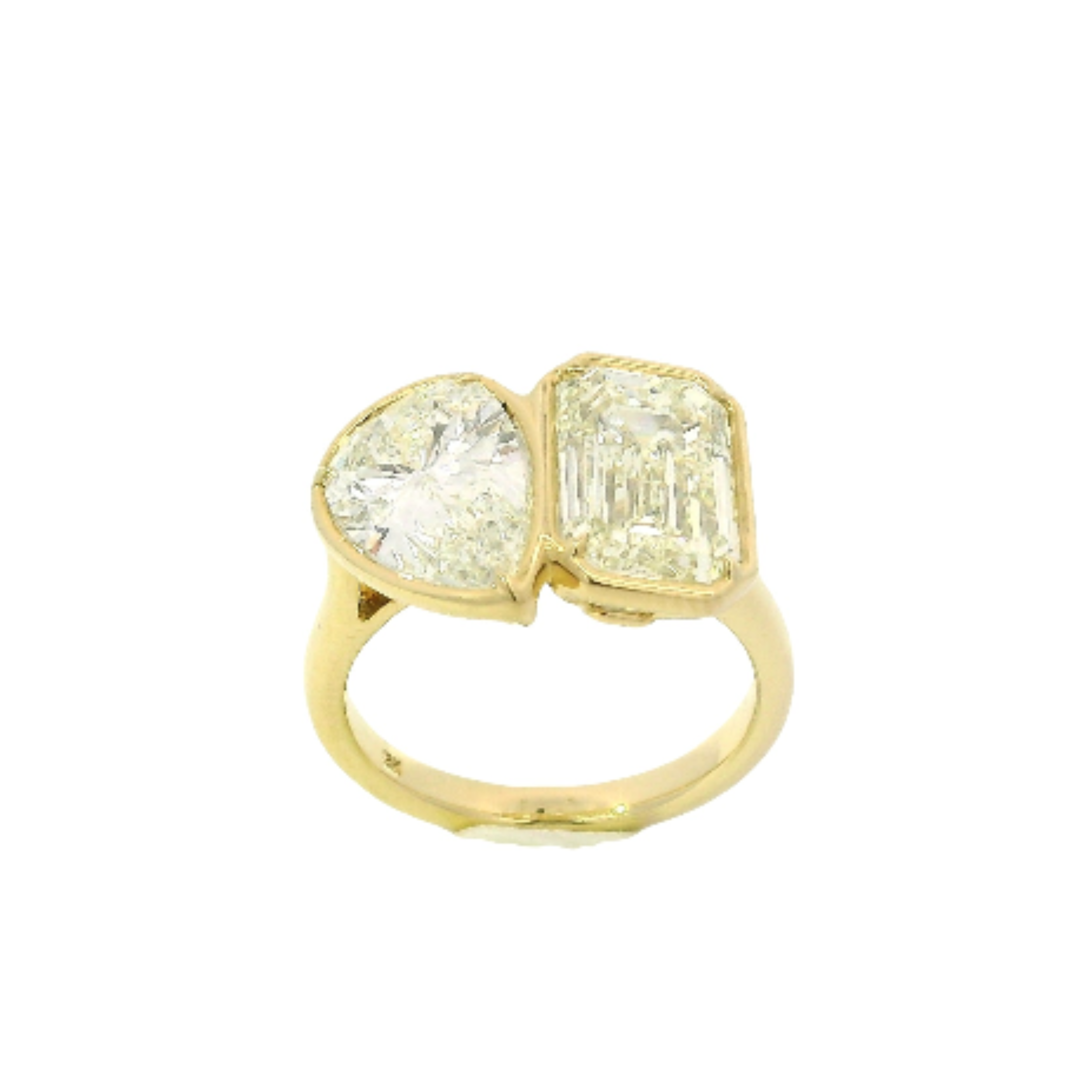 Emerald Cut and Pear Diamond Toi et Moi Ring