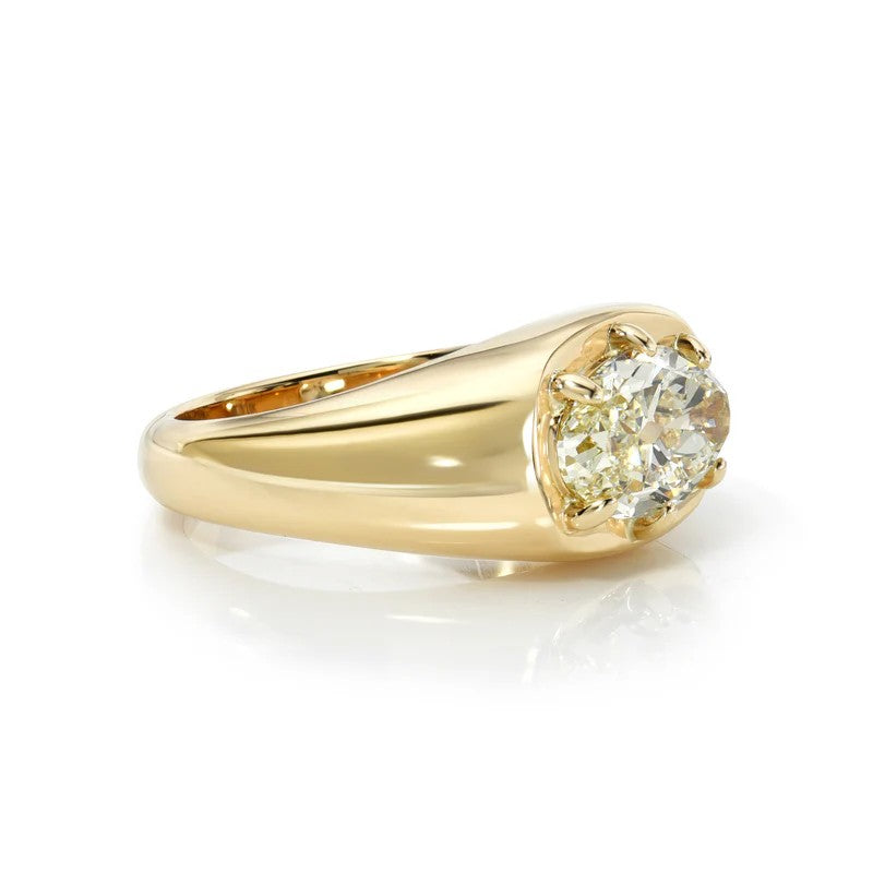 Lila Ring with East-West Cushion Cut Diamond